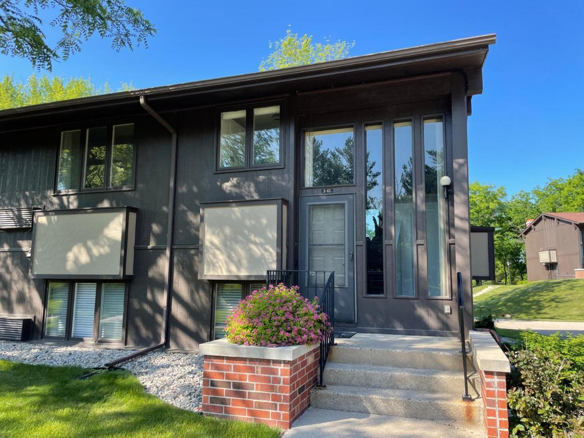 Newly Remodeled Mid-Century Modern Lake Condo Lake Geneva Exterior foto