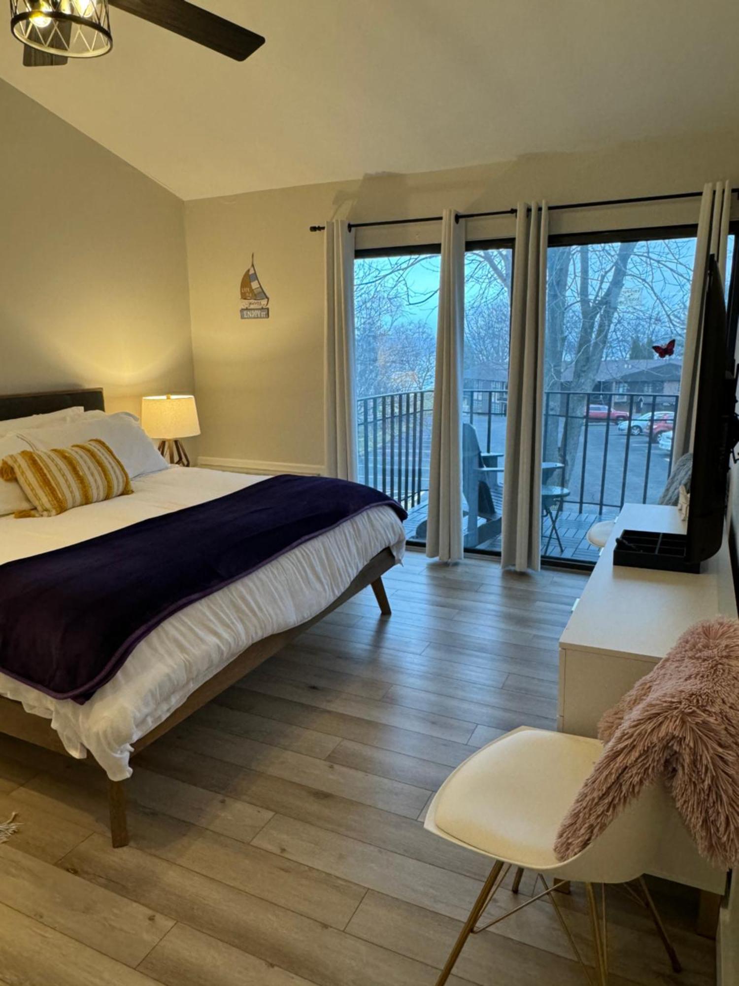 Newly Remodeled Mid-Century Modern Lake Condo Lake Geneva Exterior foto
