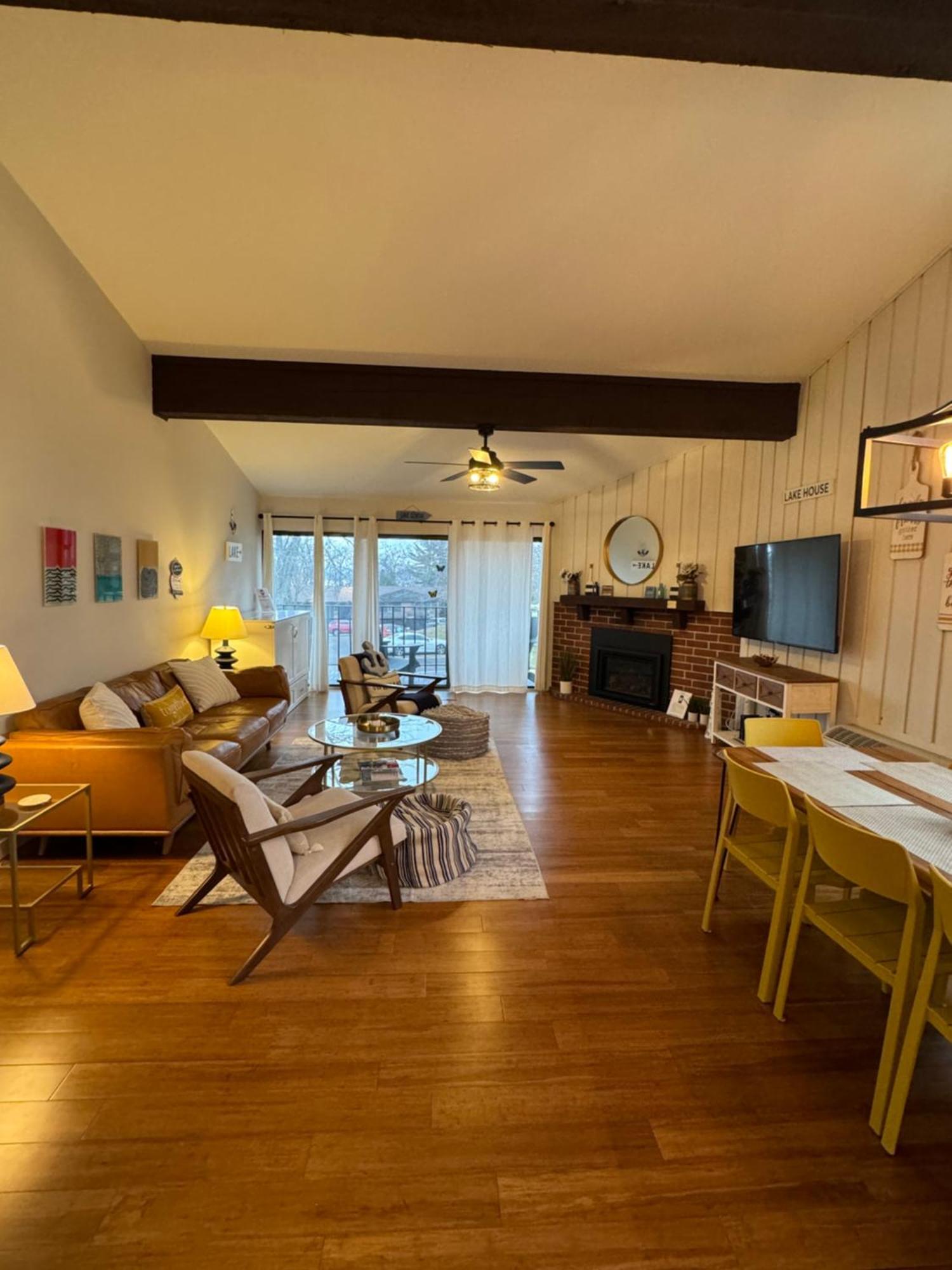 Newly Remodeled Mid-Century Modern Lake Condo Lake Geneva Exterior foto